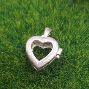 Silver Tone‎ Heart Locket Pendant P334